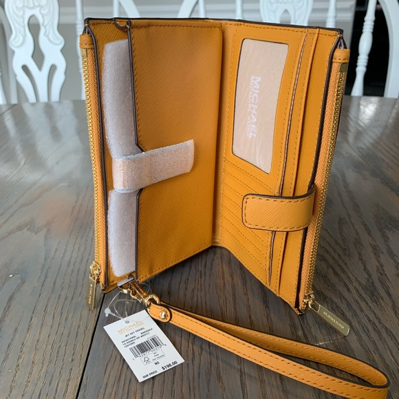 Michael Kors NEW jet set wallet/ phone holder/wristlet - Picture 4 of 8